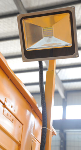 羅德移動泵車燈.jpg 羅德移動泵車燈.jpg