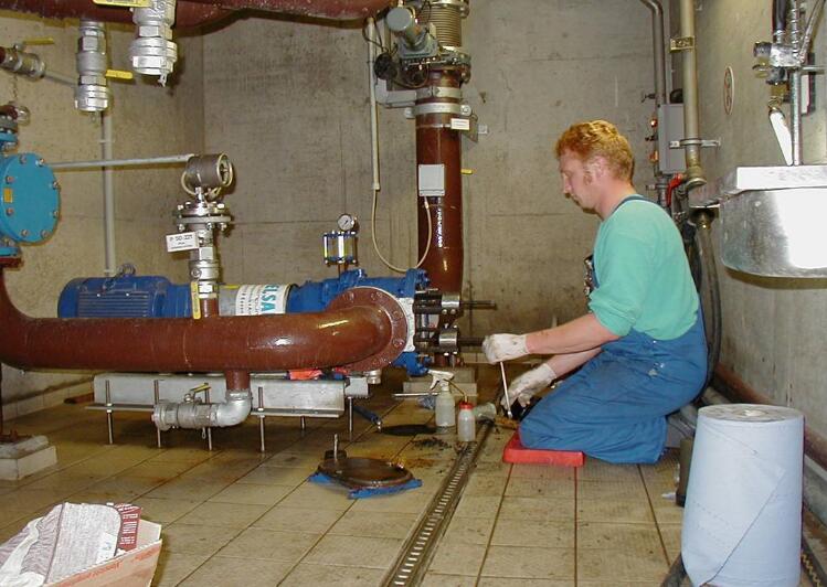 <a href='/' class='keys' title='點(diǎn)擊查看關(guān)于凸輪轉(zhuǎn)子泵的相關(guān)信息' target='_blank'>凸輪轉(zhuǎn)子泵</a>在線保養(yǎng)，維護(hù)簡易